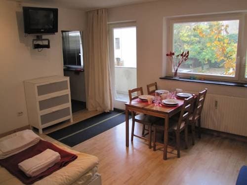 Ferien-zimmer-berlin Wilmersdorfer Straße - photo 2