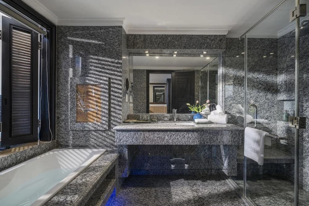 V-Hotel Da Nang Beach - photo 13