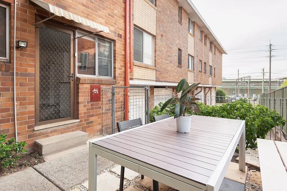 Comfy & Convenient Homebush West - photo 9