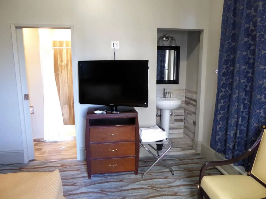 Ram's Hotel - photo 2