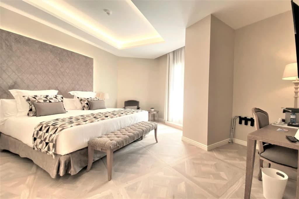 Lamaro Hotel - photo 7