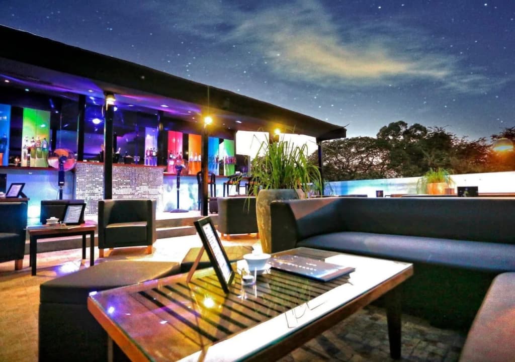 Moloppor Cafe Hotel - photo 7