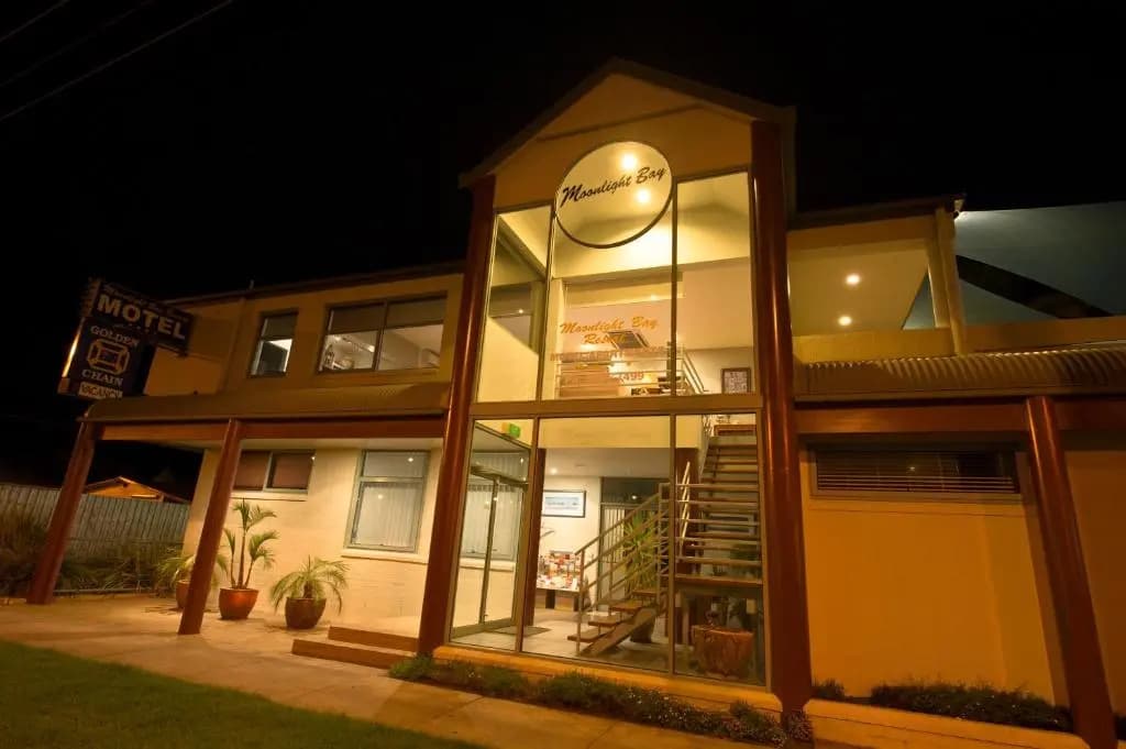 Moonlight Bay Apartments - photo 1
