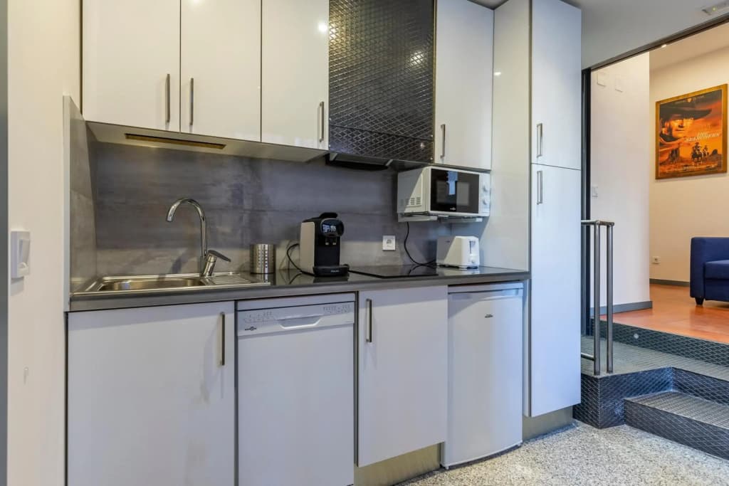 Homeabout Imperial Apartment - photo 18