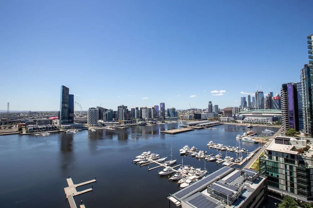 Central Melbourne 2br2bt APT on Collins St+parking - photo 10