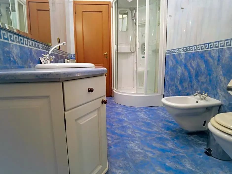 Gardoce's Guest House - photo 6