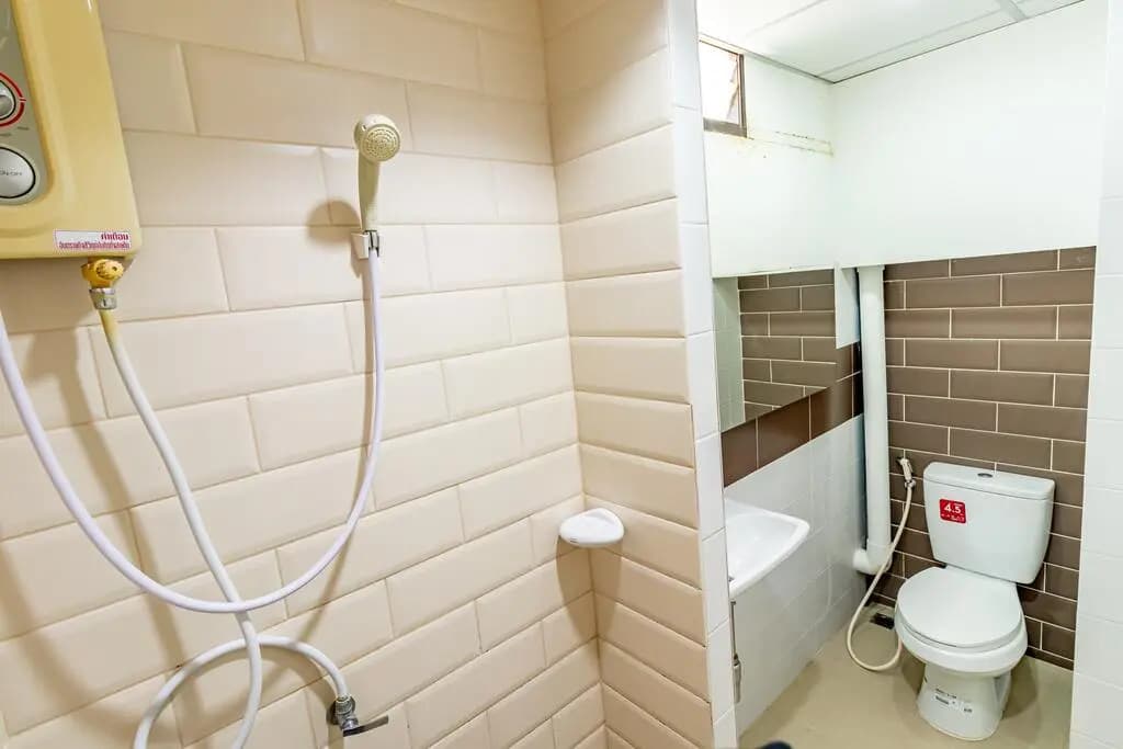 Alanda Hotel & Apartment Pinklao Bangkok - photo 9