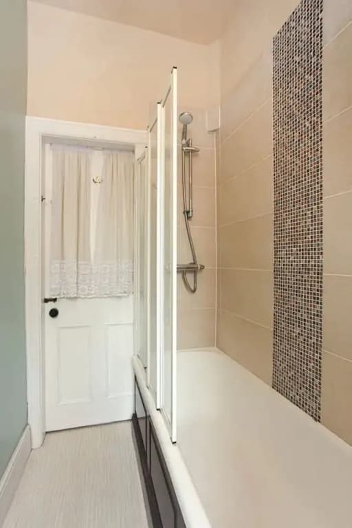 Modern Trinity Apartment In Good Location - photo 9