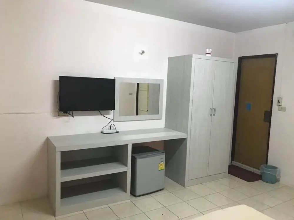 Watcharee Apartment - photo 1