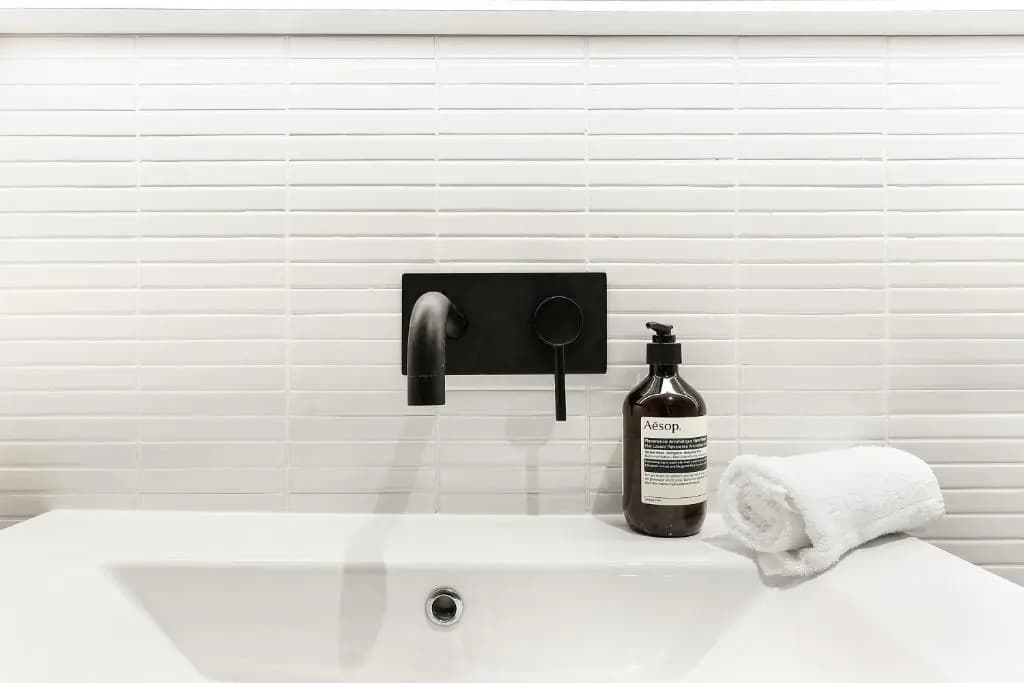 Stylish 1 bedroom retreat in trendy Surry Hills - 6 BRK - photo 7