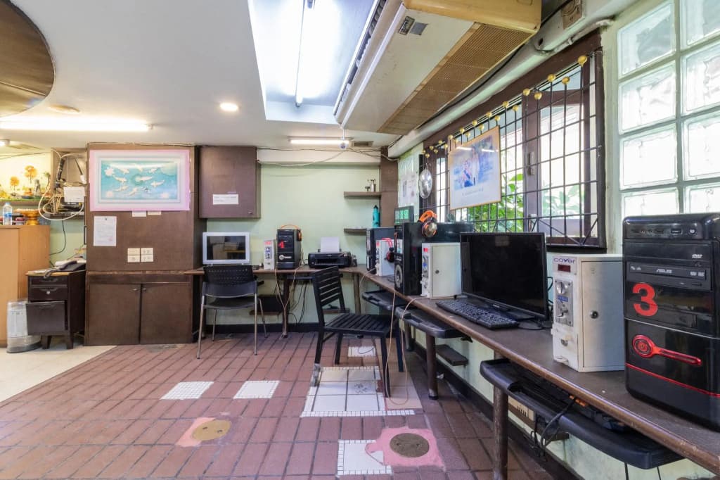 7 Holder Guesthouse - photo 13