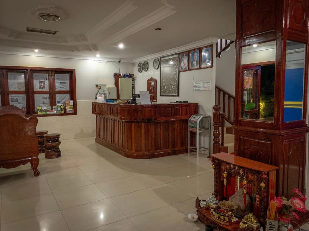 Cheata Inn - photo 1