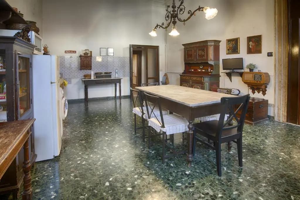 Vintage Venice Apartment - photo 18