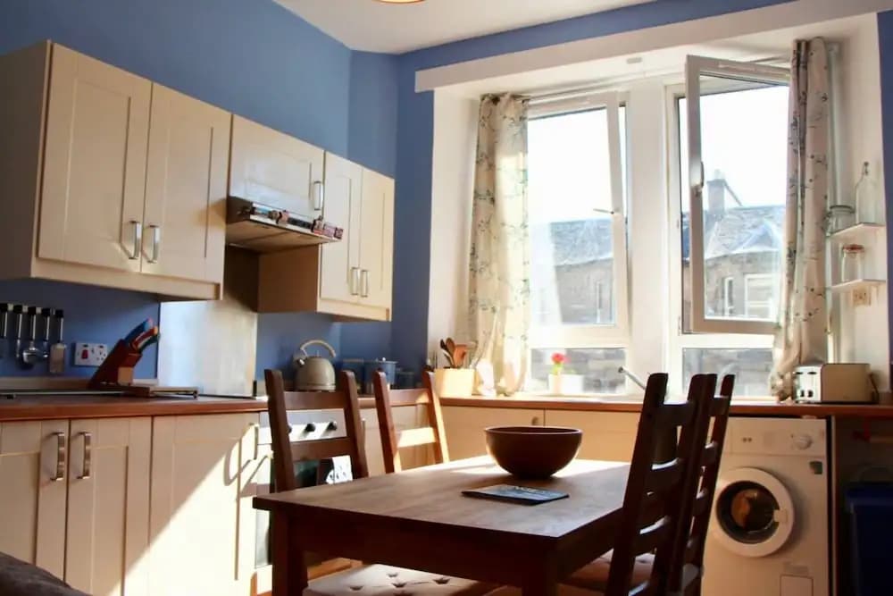 Central Edinburgh 1 Bedroom Flat - photo 8