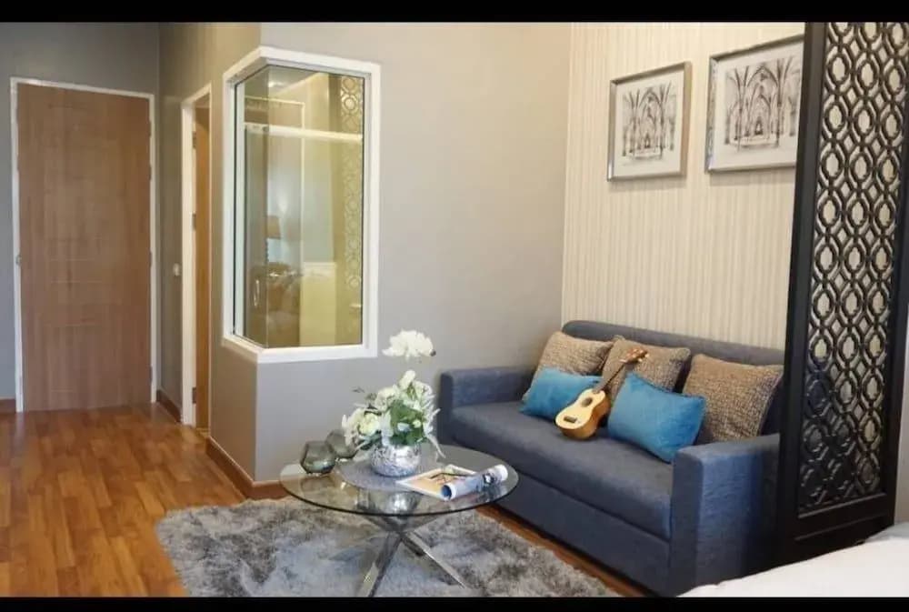Siri Condo by Tophomerent - main photo