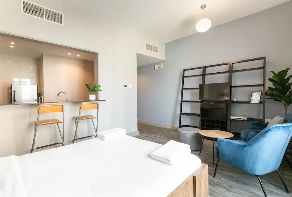 Driven Holiday Homes Icon Tower 2 JLT - photo 2