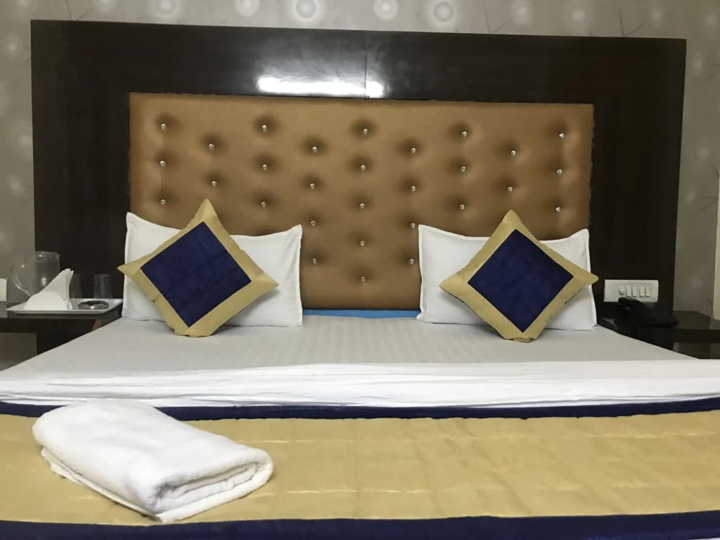 Hotel Aamantran Inn - photo 3