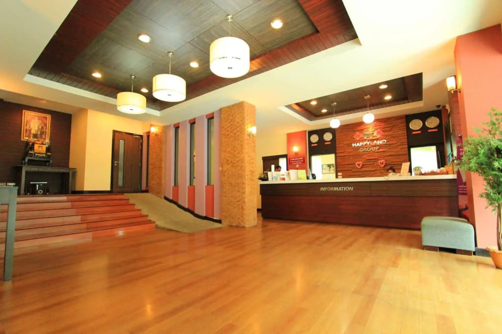 Happyland Mansion - photo 2