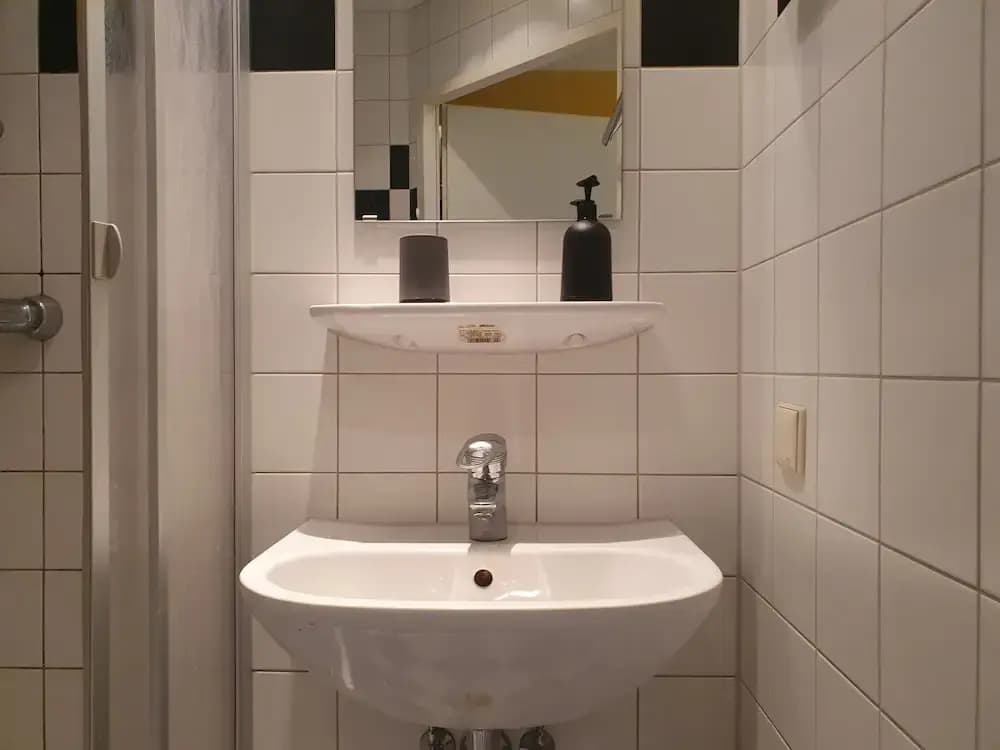 Affordable Central Rooms Near U3 - photo 9