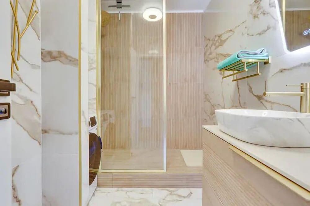 Paris luxury apartment Eiffel Tower View - photo 9