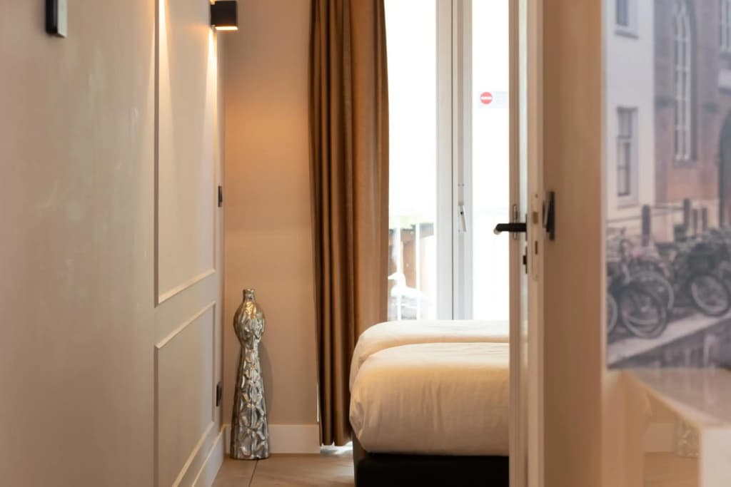 Midtown Hotel Twin Studio - photo 4