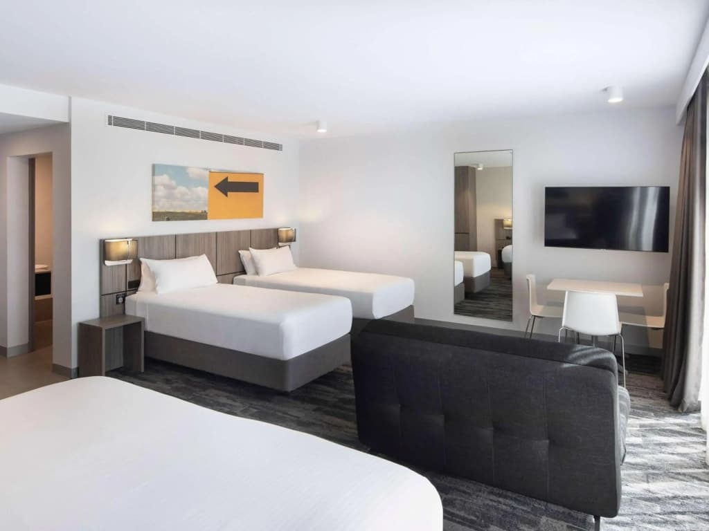 Mercure Sydney Blacktown - photo 4