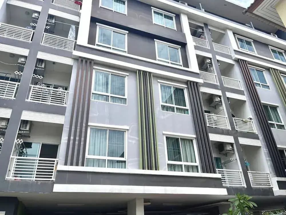 8 Resident - main photo