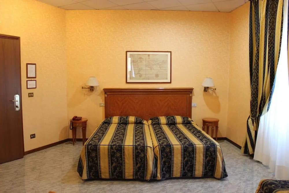 Hotel Dei Consoli Depandance - photo 2