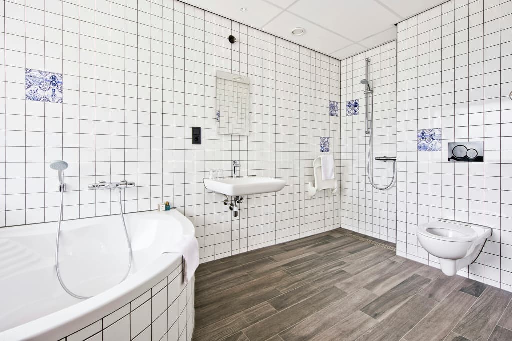 Urban Lodge Hotel - photo 9