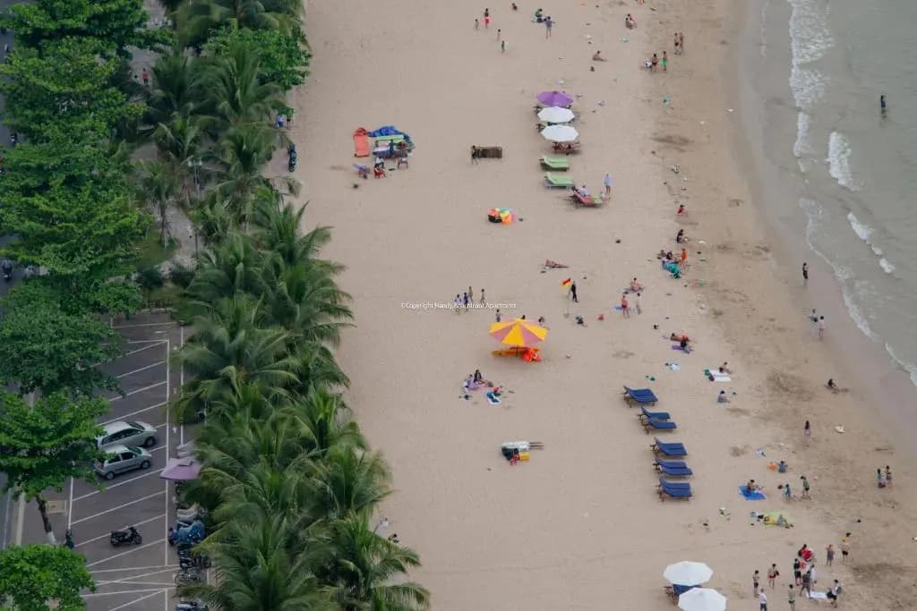 Handy Beachfront Apartment - photo 13