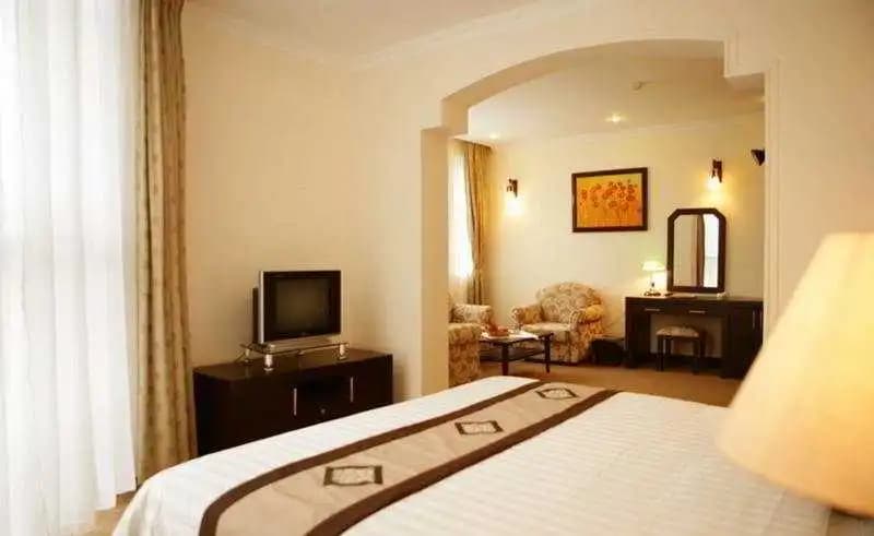 Royal 2 Hotel - photo 1