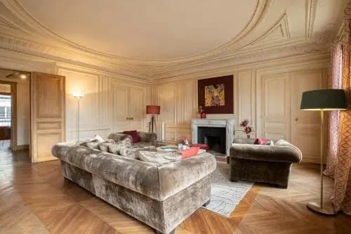 Montaigne Iii In Paris - photo 3