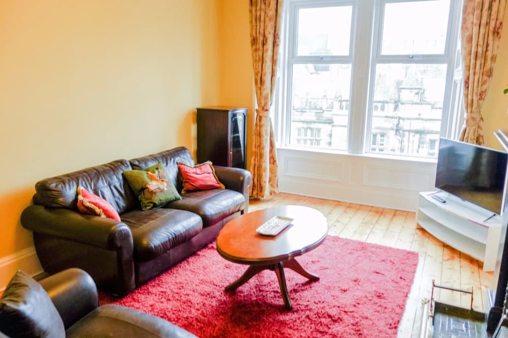 Newly Furnished Flat on Leith Walk, Sleeps 4 - main photo