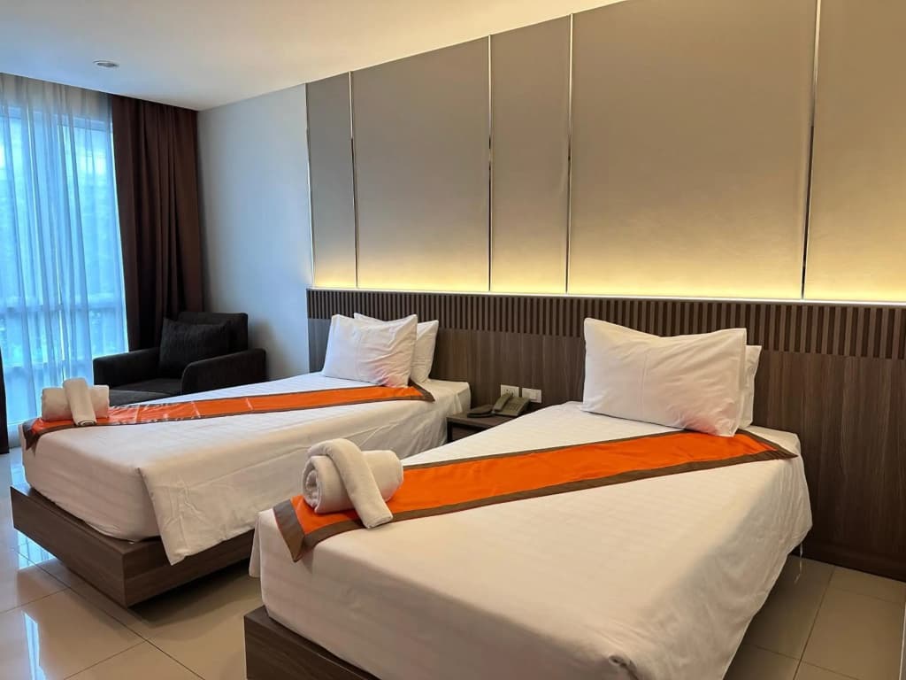 Crystal Suites Suvarnabhumi Airport - photo 6