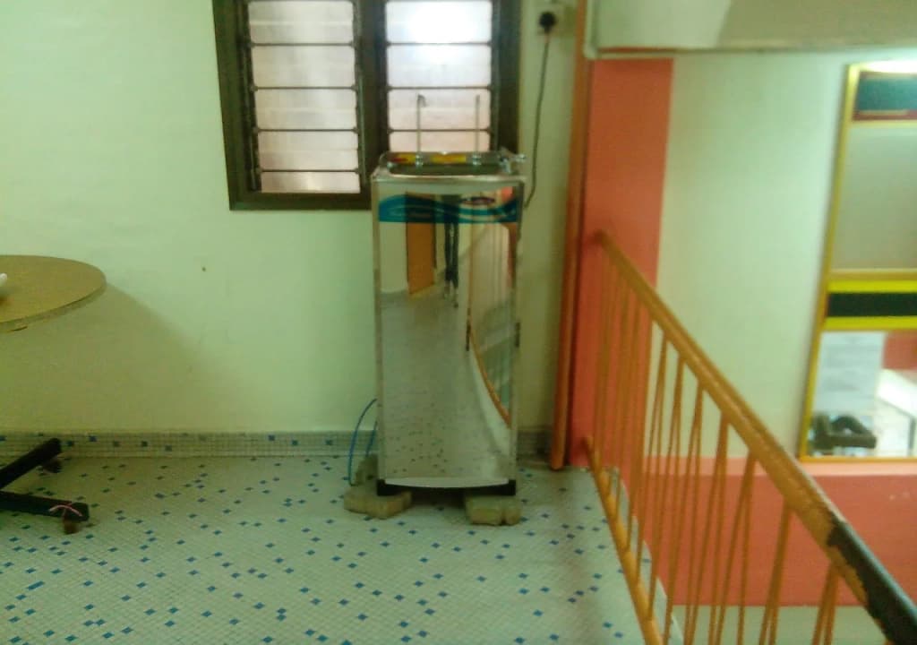 Embassy Hotel - photo 10
