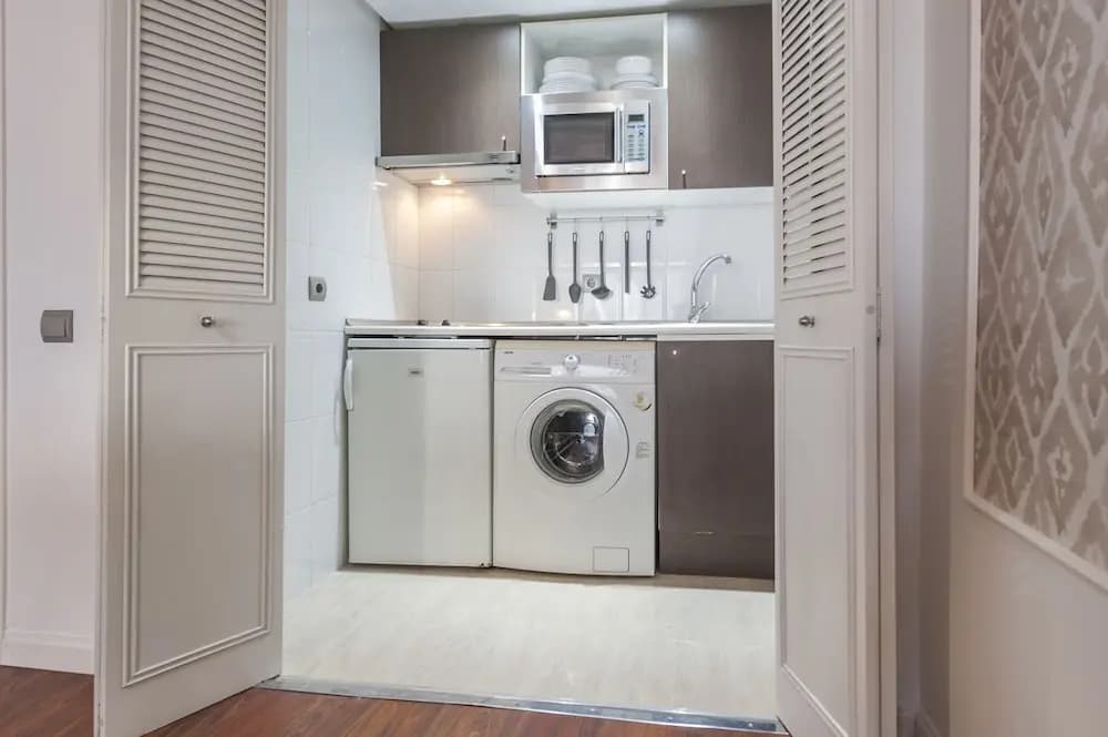 Alterhome Apartamento Plaza de Castilla III - photo 14