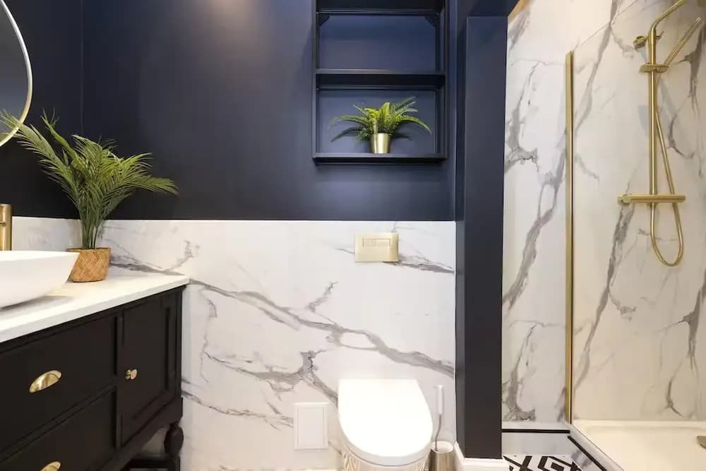 Bright and Modern Flat with desk - photo 7