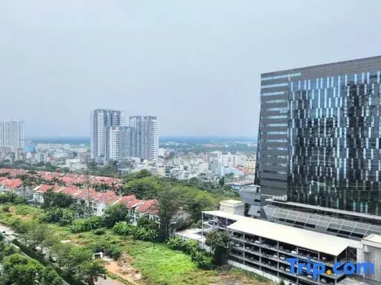Lang Retreat Apartment - Resort Pool & Elite Gym - photo 17