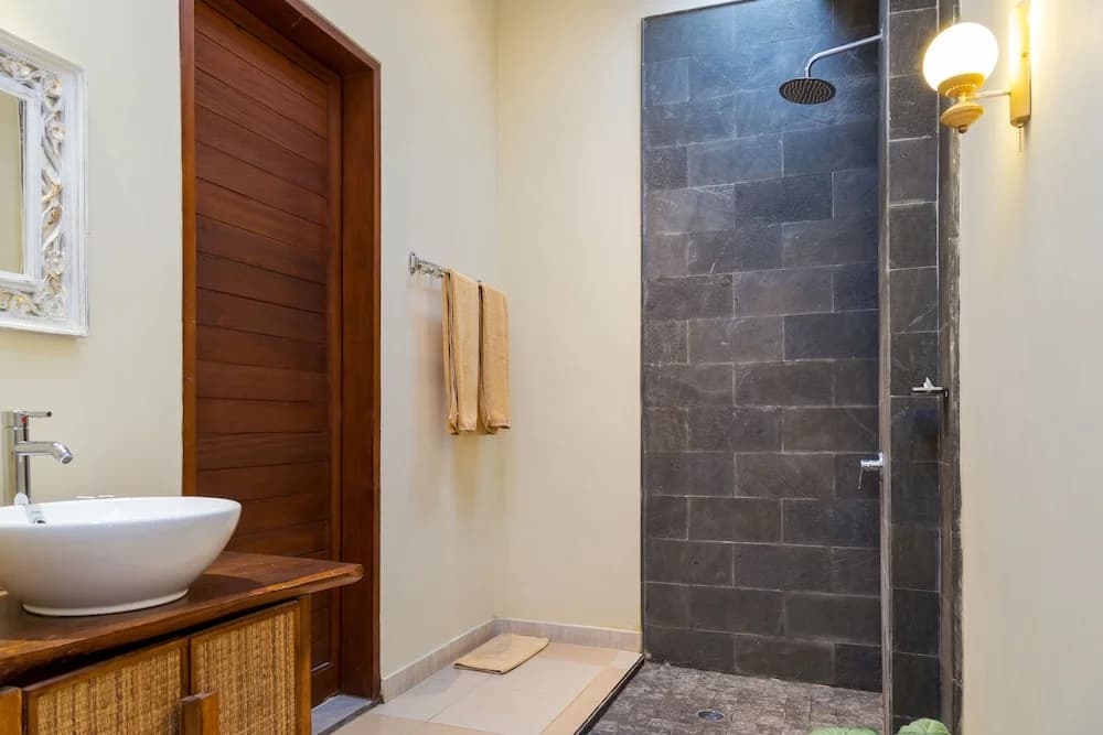 ZEN Rooms Ubud Jembawan 2 - photo 8