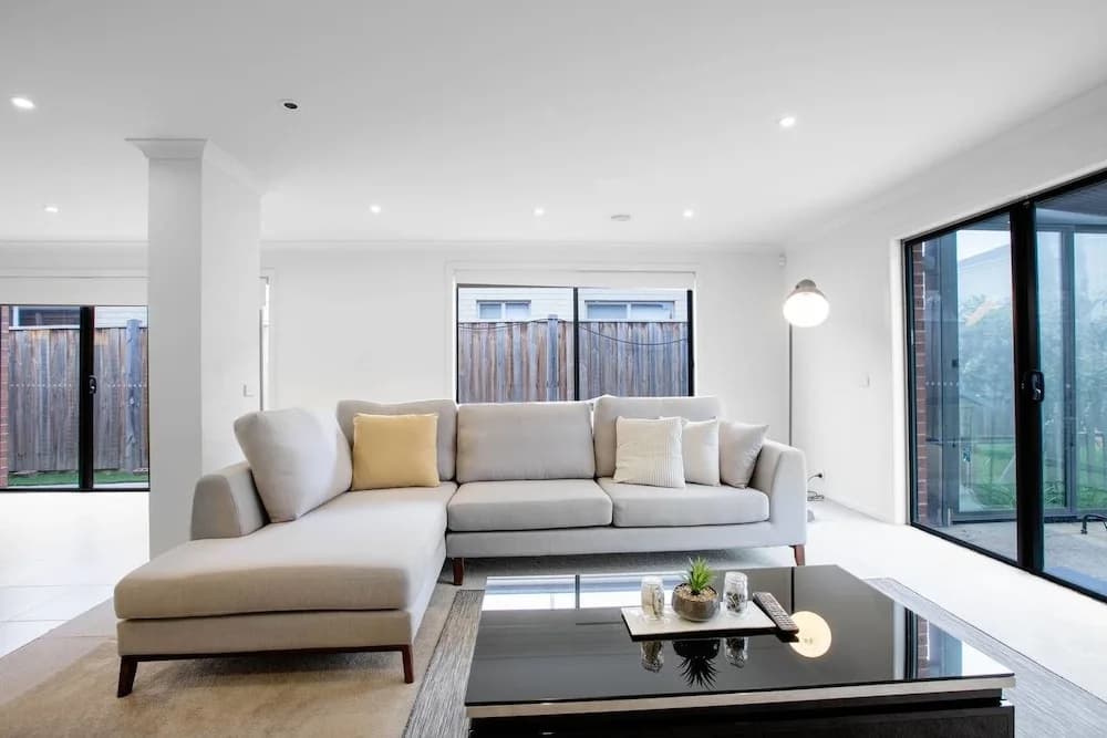 Lightful Charming House With Free Parking - main photo