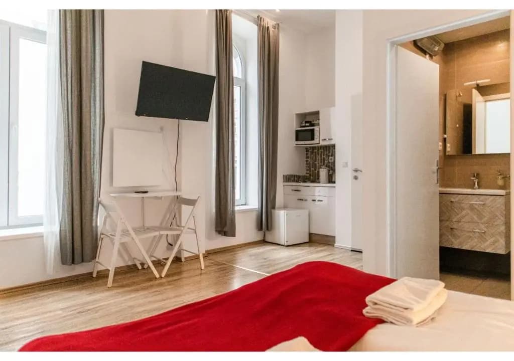 Sleek Studio Apt - Suitable for Longstays - photo 6