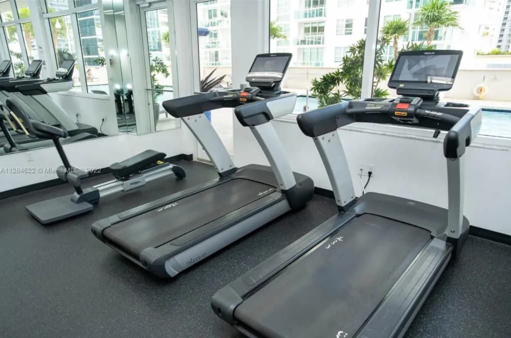 Modern Brickell Condo With Amazing Bay Views - photo 19