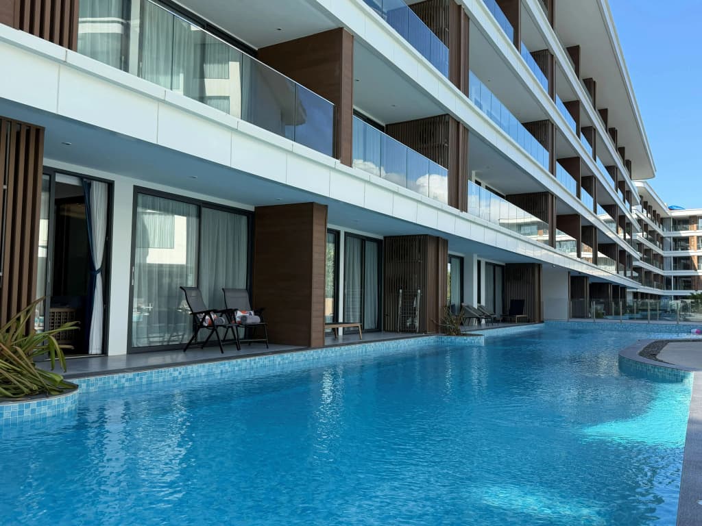 The Sunshine Beach King Suit Pool terrace Apartments - photo 31