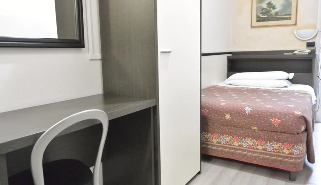 Hotel Arno - photo 4