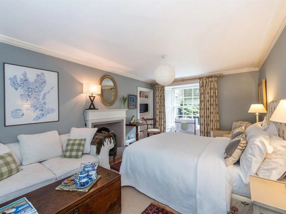 The Guest Room - photo 17