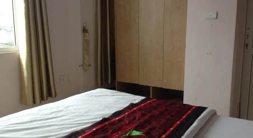 Red Hotel - Thuy Khue - photo 3