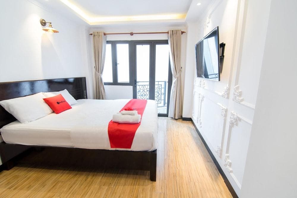 RedDoorz Plus near Ba Chieu Local Market - photo 6