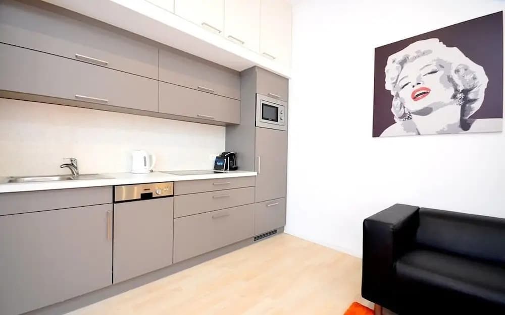 Vienna Residence Lovely Apartment with Space for 2 Close To the Subway - photo 1