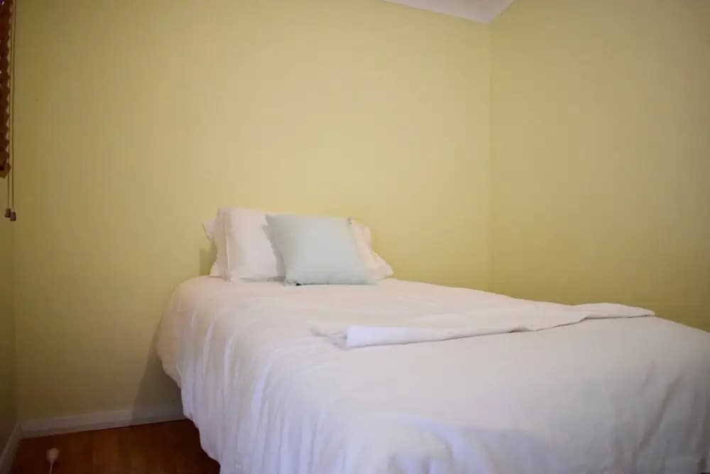 Stylish Cute Cottage in McMahons Point - photo 3