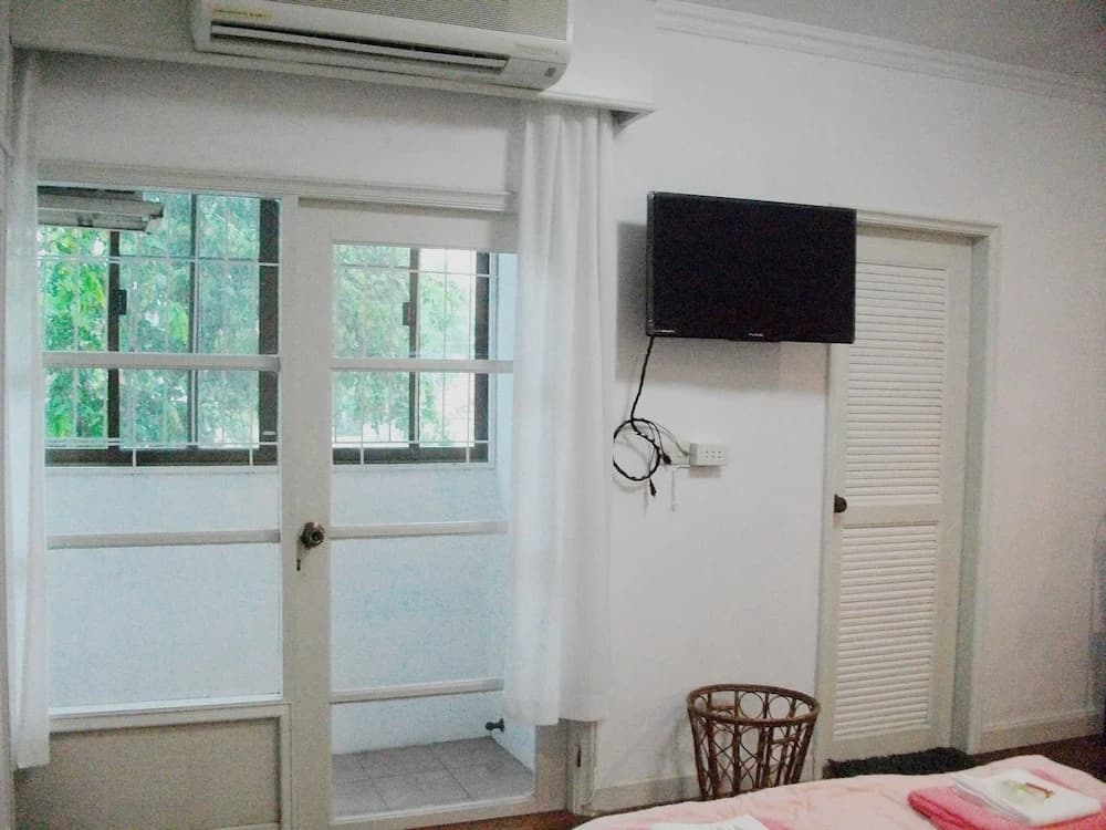 A Joy House - photo 3